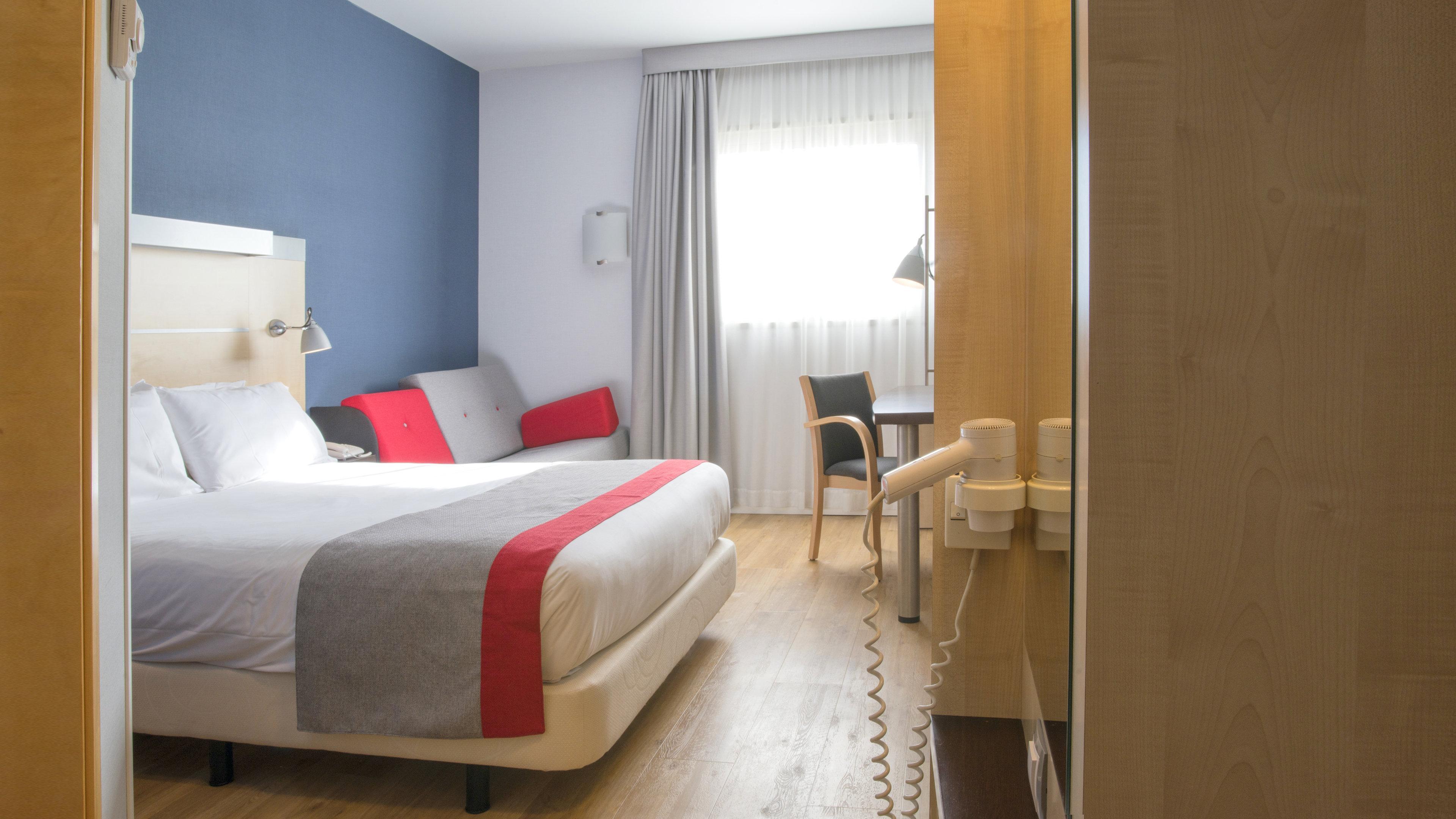 Holiday Inn Express Molins De Rei By Ihg Kültér fotó