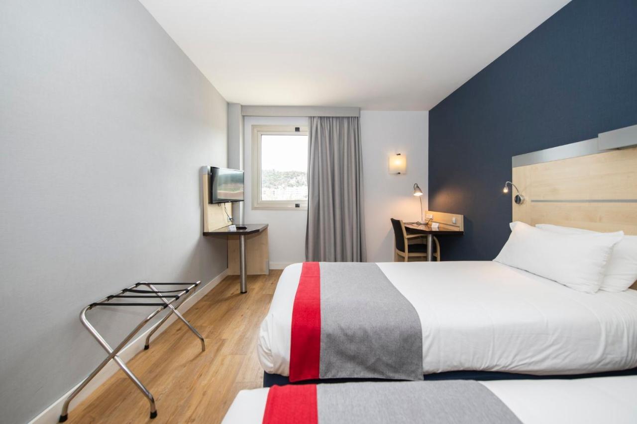 Holiday Inn Express Molins De Rei By Ihg Kültér fotó