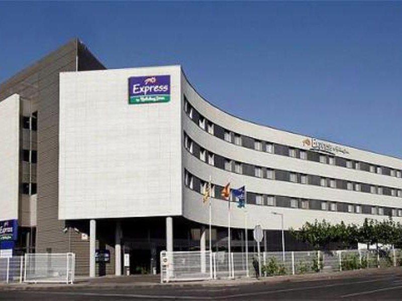 Holiday Inn Express Molins De Rei, An Ihg Hotel Kültér fotó