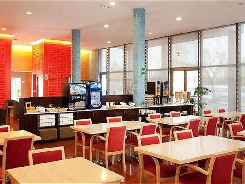 Holiday Inn Express Molins De Rei By Ihg Kültér fotó