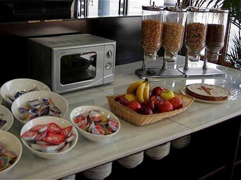 Holiday Inn Express Molins De Rei By Ihg Kültér fotó